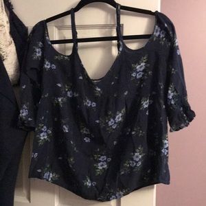 Cold shoulder 3/4 length sleeve